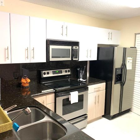 Renovated 2/2 Unit at Yacht Club/Aventura Appartement Buitenkant foto