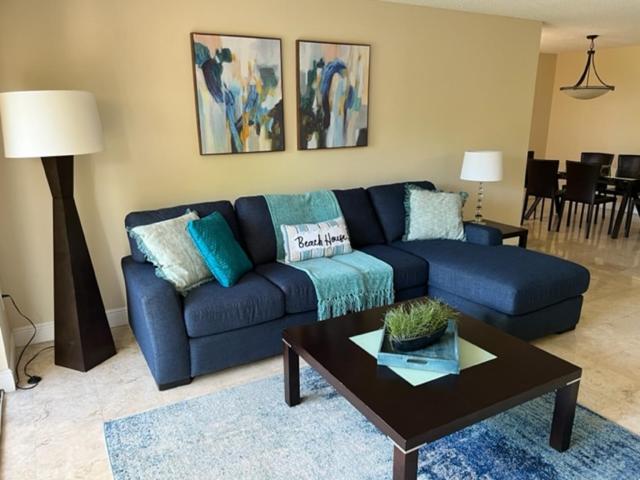 Renovated 2/2 Unit at Yacht Club/Aventura Appartement Buitenkant foto