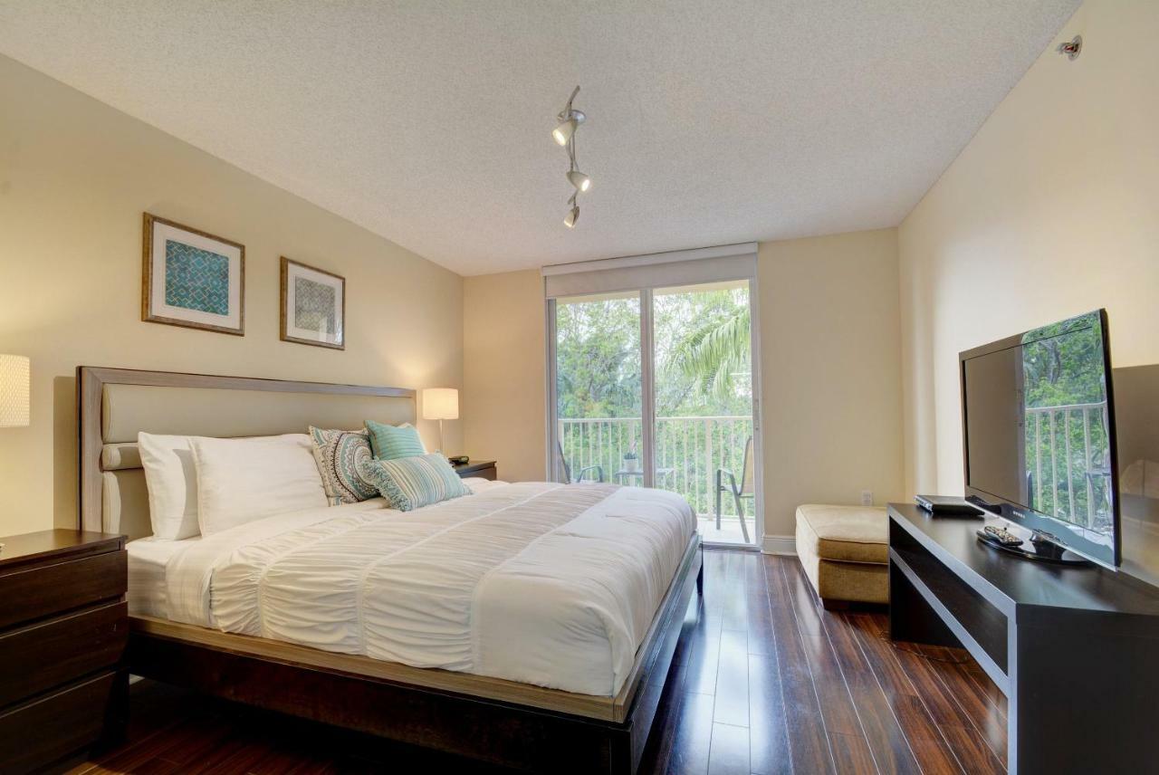 Renovated 2/2 Unit at Yacht Club/Aventura Appartement Buitenkant foto