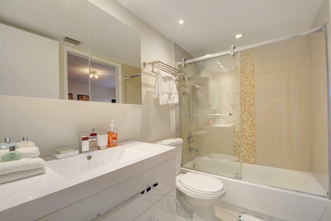 Renovated 2/2 Unit at Yacht Club/Aventura Appartement Buitenkant foto