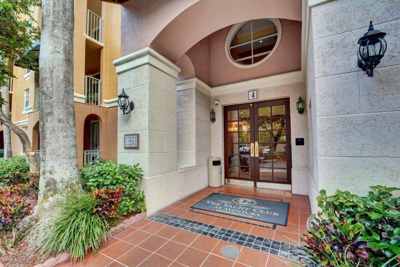 Renovated 2/2 Unit at Yacht Club/Aventura Appartement Buitenkant foto