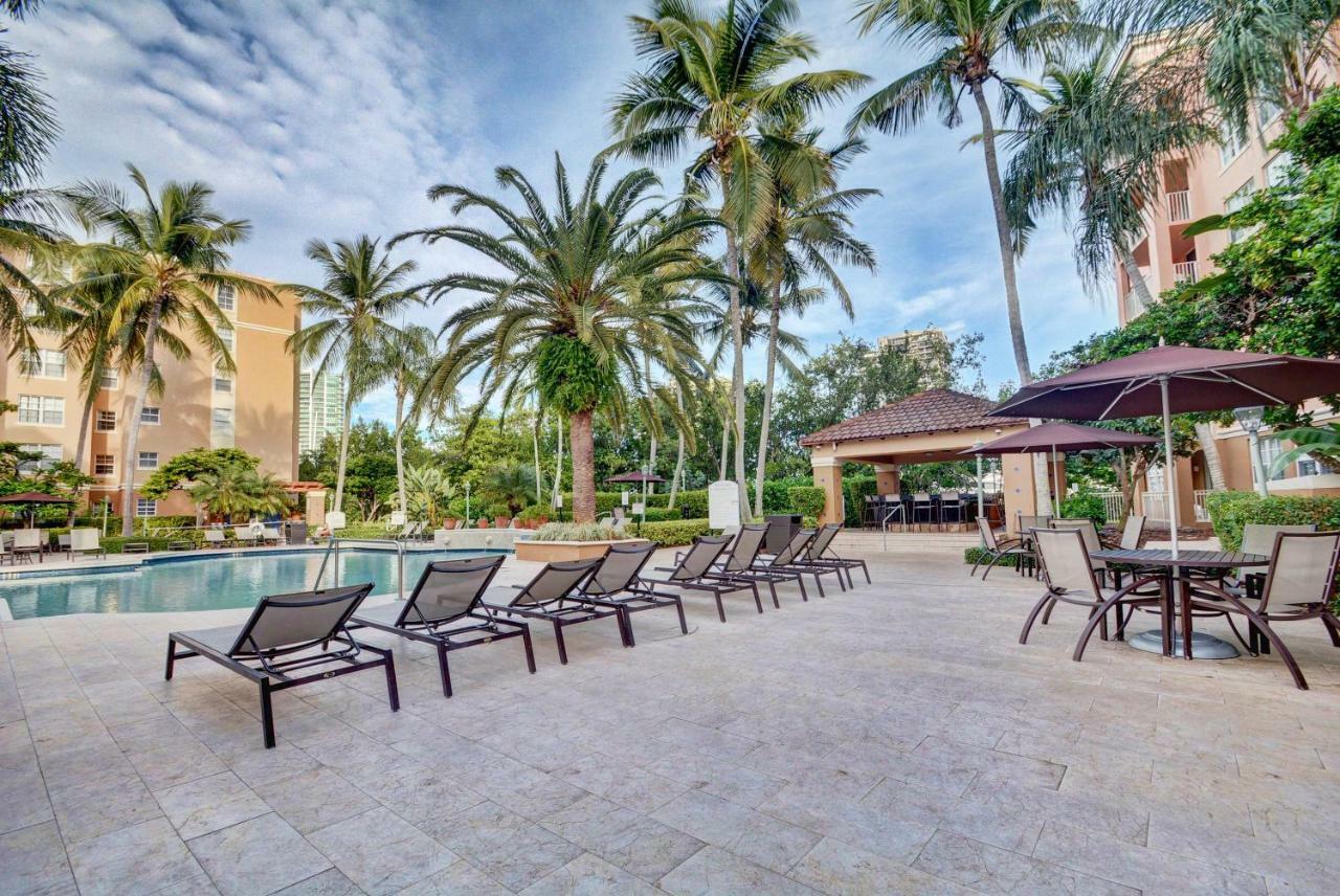Renovated 2/2 Unit at Yacht Club/Aventura Appartement Buitenkant foto